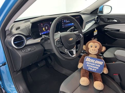 New 2026 Chevrolet Trax LT w/ Driver Confidence Package image 9