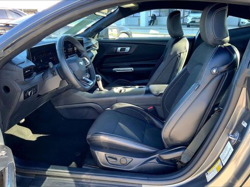 Used 2024 Ford Mustang EcoBoost image 6