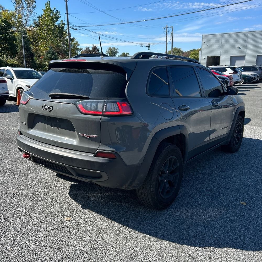 Used 2019 Jeep Cherokee Trailhawk AWD/4WD image 3