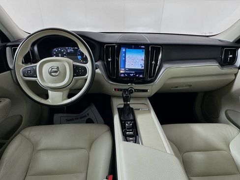 Used 2019 Volvo XC60 T5 Momentum w/ Multimedia Package AWD/4WD image 27