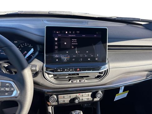 New 2026 Jeep Compass Latitude image 16