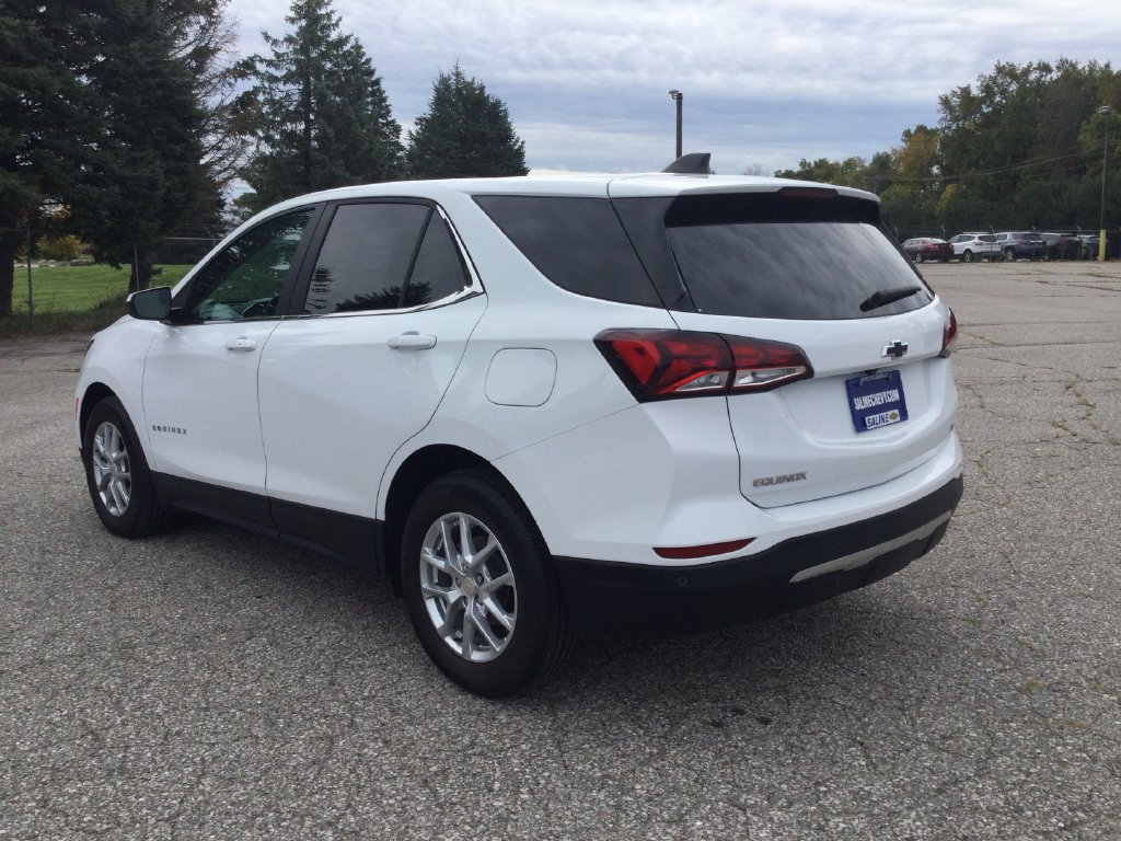 Used 2024 Chevrolet Equinox LT w/ LPO, Floor Liner Package FWD image 5