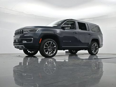 Used 2025 Jeep Wagoneer Series III w/ Premium Group I AWD/4WD image 40
