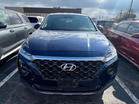 Used 2019 Hyundai Santa Fe SE image 2