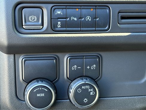 Used 2023 Chevrolet Tahoe LT image 12