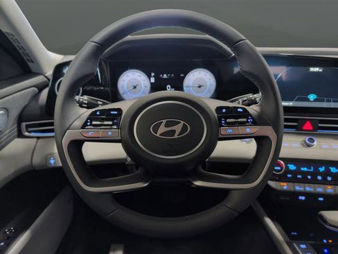 New 2026 Hyundai Elantra Limited FWD image 17