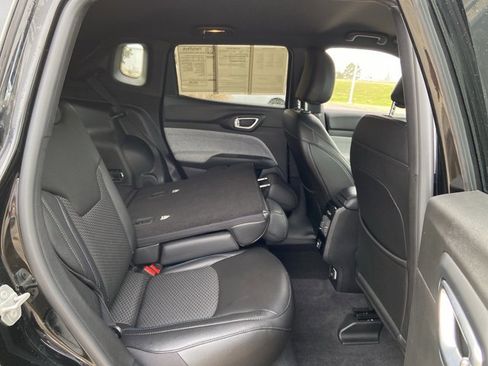 Used 2024 Jeep Compass Latitude image 13