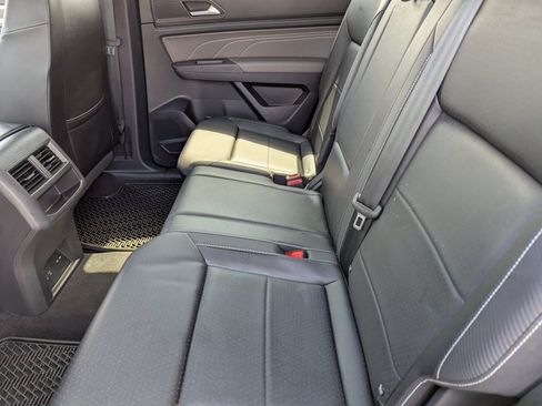 Used 2023 Volkswagen Atlas Cross Sport SE FWD image 23