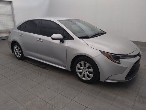 Used 2025 Toyota Corolla LE FWD image 11