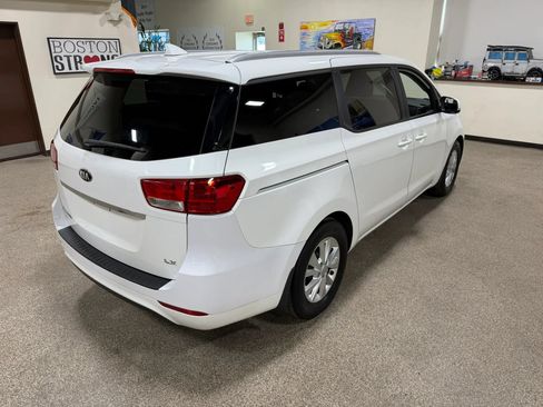 Used 2016 Kia Sedona LX FWD image 9