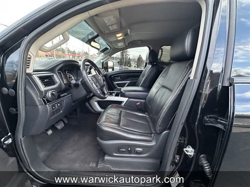 Used 2017 Nissan Titan SV image 4