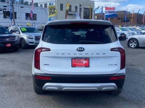 Used 2020 Kia Telluride LX AWD/4WD image 8