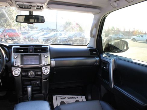 Used 2014 Toyota 4Runner SR5 Premium image 16