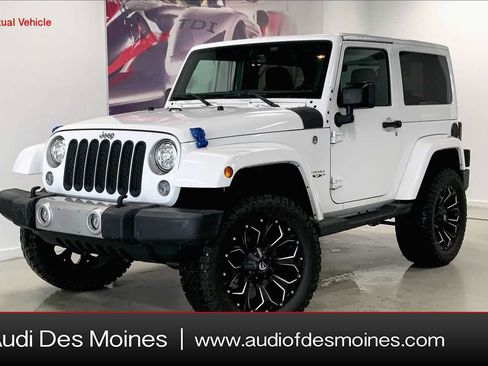 Used 2018 Jeep Wrangler Sahara w/ Connectivity Group AWD/4WD image 1