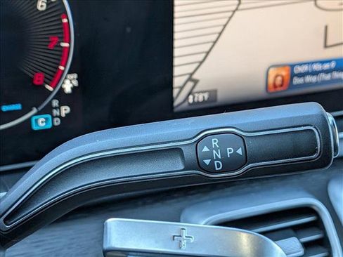 Used 2025 Mercedes-Benz GLE 350 4MATIC image 8