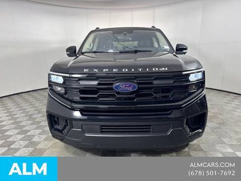 Used 2025 Ford Expedition Active AWD/4WD image 2