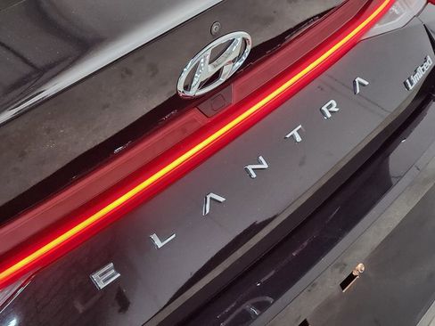 Used 2023 Hyundai Elantra Limited w/ Cargo Package image 25