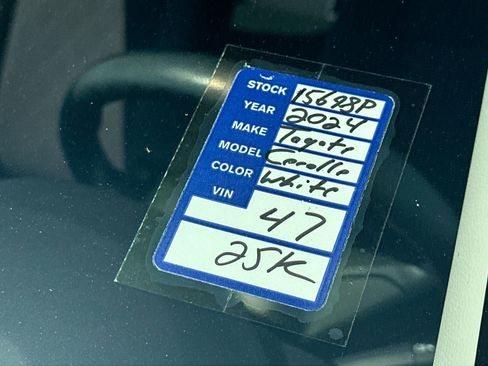 Used 2024 Toyota Corolla LE image 25