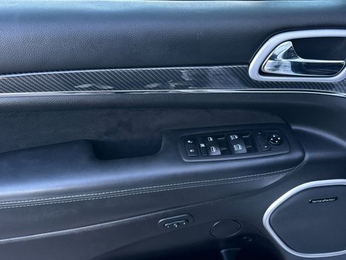 Used 2021 Jeep Grand Cherokee SRT image 10