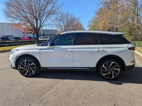 Used 2023 Lincoln Corsair Reserve w/ Equipment Group 201A image 2