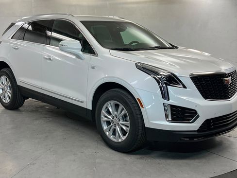 New 2026 Cadillac XT5 Luxury w/ LPO, Floor Liner Package AWD/4WD image 8