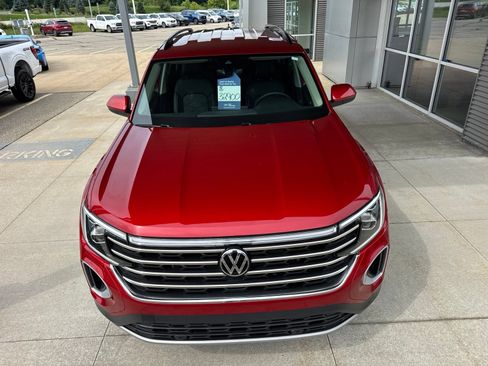 Used 2024 Volkswagen Atlas SE AWD/4WD image 12