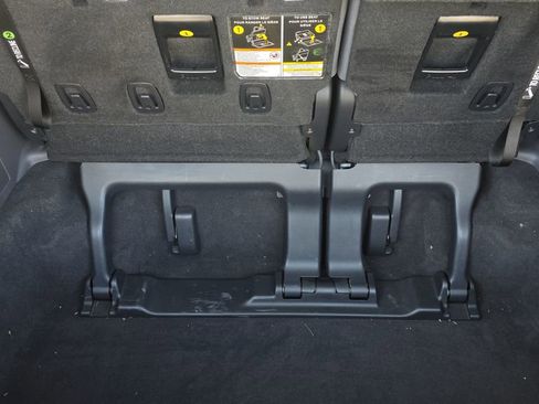 Used 2021 Toyota Sienna XSE image 19