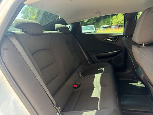 Used 2023 Chevrolet Malibu LS FWD image 18
