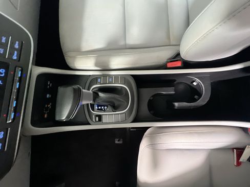 Used 2025 Hyundai Kona SEL FWD image 25