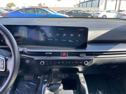 Used 2024 Kia Sorento S image 17