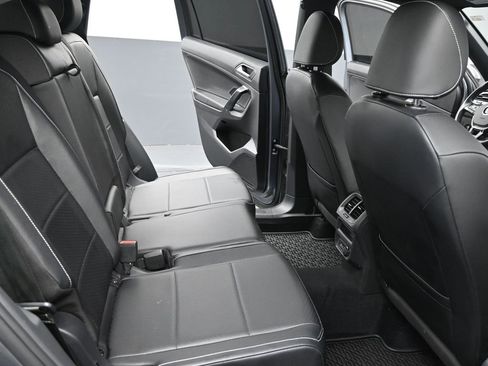 Used 2021 Volkswagen Tiguan SE R-Line image 13