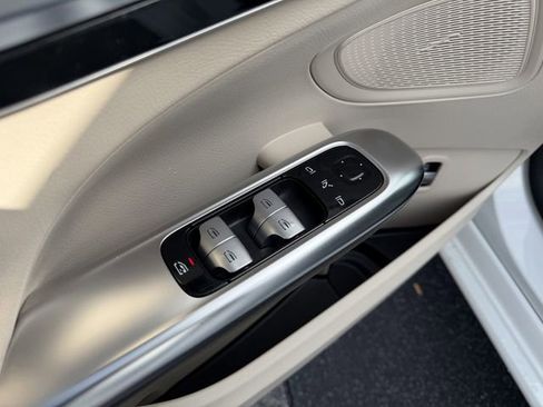 Used 2024 Mercedes-Benz C 300 Sedan image 11