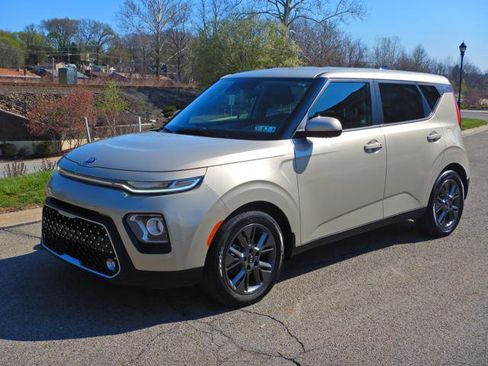 Used 2020 Kia Soul EX image 1