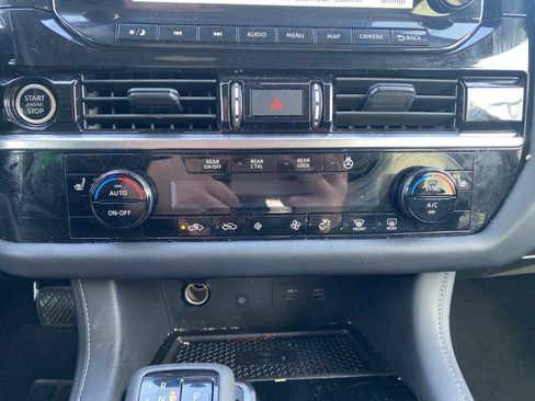 Used 2024 Nissan Pathfinder SL image 23