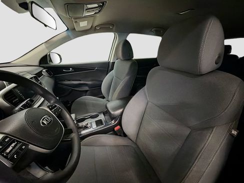 Used 2019 Kia Sorento AWD image 17