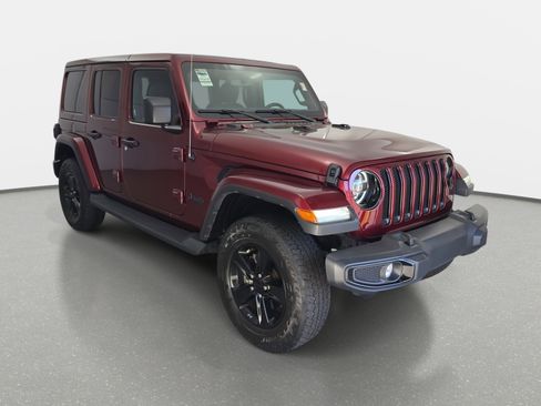 Used 2021 Jeep Wrangler Unlimited Sahara image 3