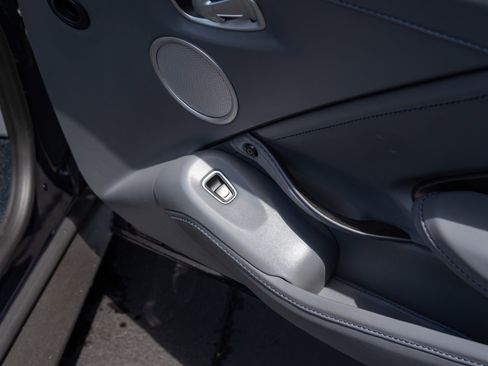 Used 2021 Aston Martin V8 Vantage image 41