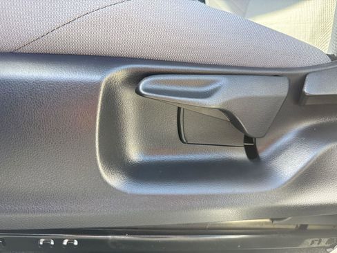 Used 2025 Toyota Corolla Cross AWD Hybrid image 12