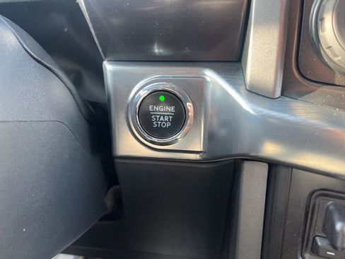 Certified 2022 Ford F150 Lariat w/ Equipment Group 502A High image 25