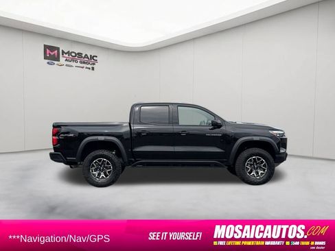 Used 2025 Chevrolet Colorado ZR2 w/ Technology Package AWD/4WD image 8