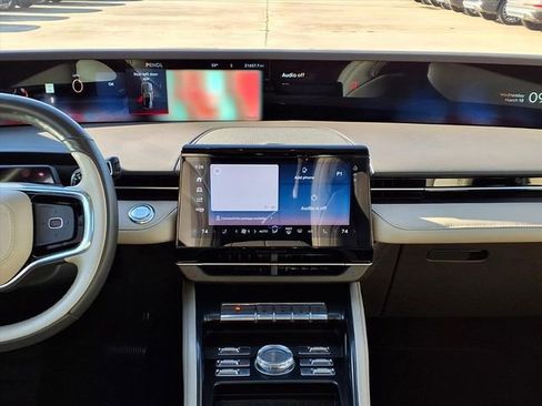Certified 2024 Lincoln Nautilus Premier AWD/4WD image 8