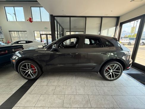 Used 2022 Porsche Macan S image 2