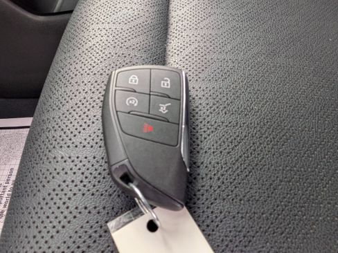 Used 2025 Chevrolet Equinox LT w/ Convenience Package II image 26