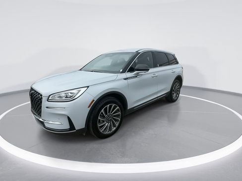 Used 2025 Lincoln Corsair Reserve FWD image 4