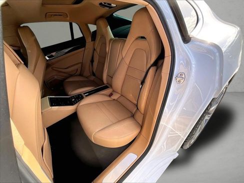 Used 2023 Porsche Panamera 4 image 28