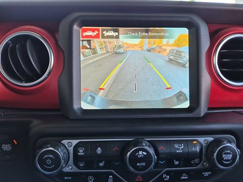 Used 2021 Jeep Gladiator Rubicon AWD/4WD image 13