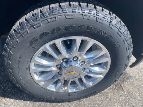 Used 2022 Chevrolet Silverado 2500 High Country image 8