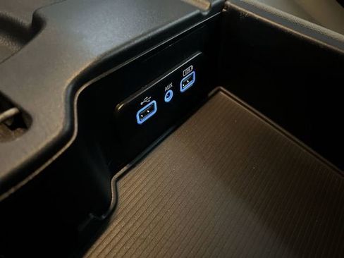 Used 2018 RAM 2500 Tradesman w/ Chrome Appearance Group AWD/4WD image 34