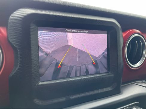 Used 2020 Jeep Wrangler Unlimited Rubicon w/ Cold Weather Group image 19