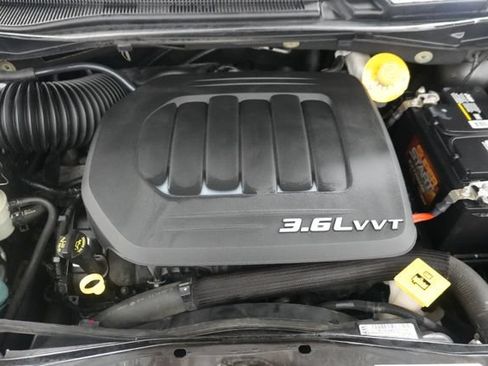 Used 2018 Dodge Grand Caravan SE FWD image 33